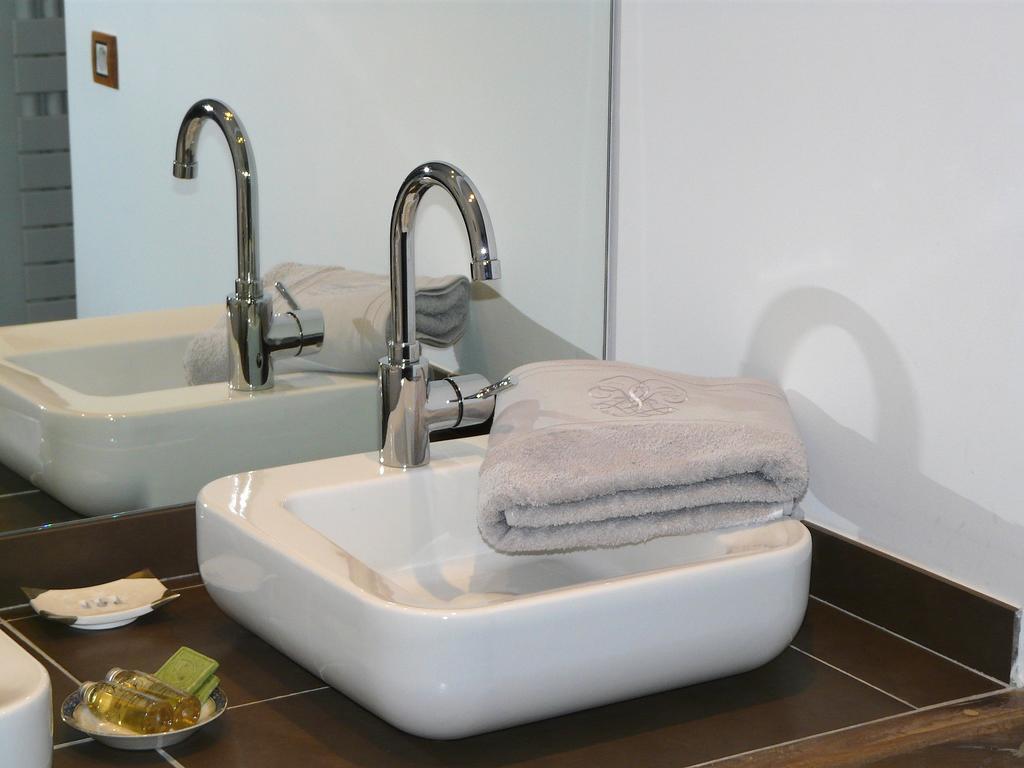 Lisle-sur-Tarn La Frejade Bed & Breakfast 部屋 写真